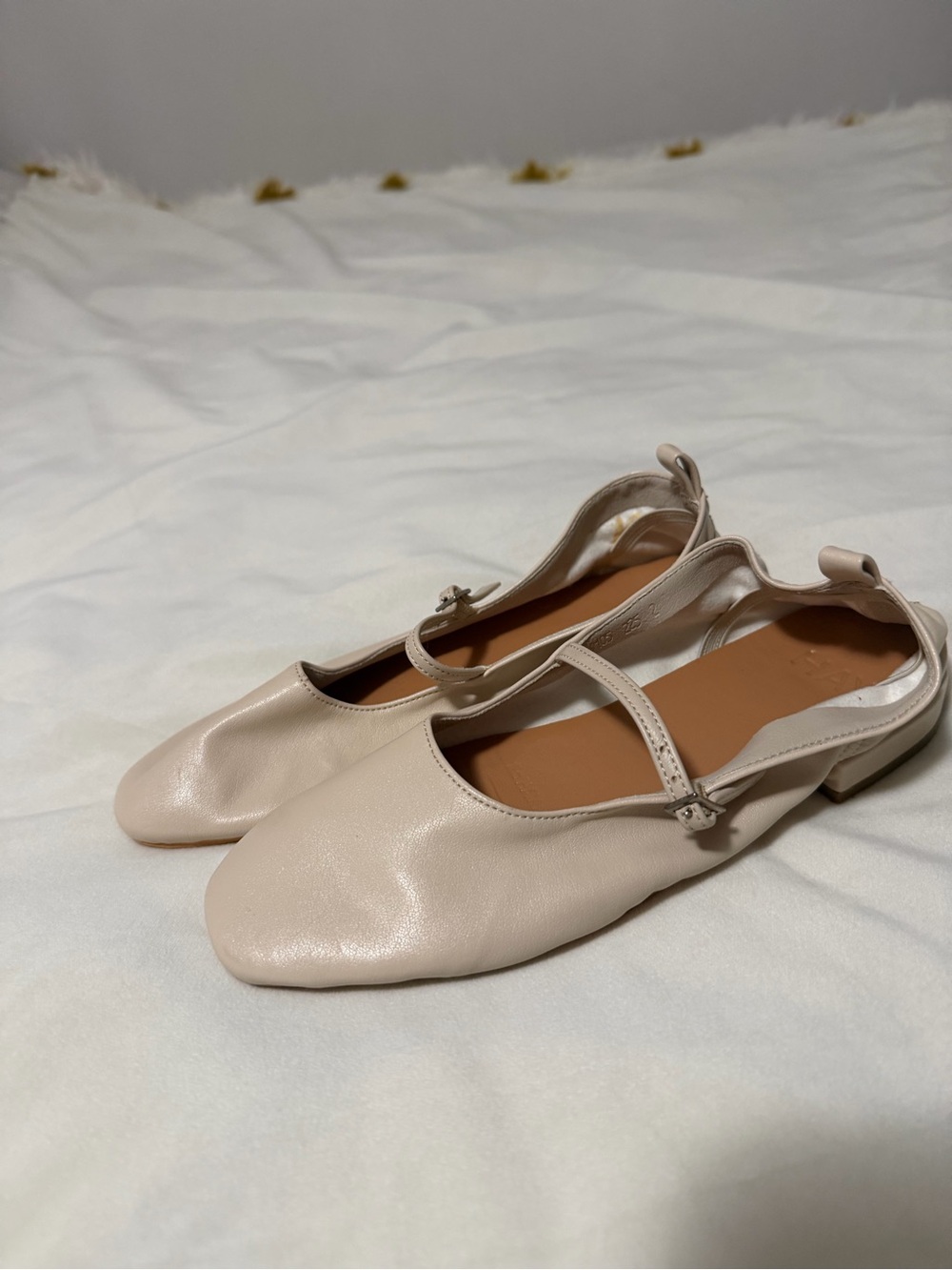 Beautiful Italian Handmade Leather Hay Women’s Cream Mary Jane Flats 225 US6